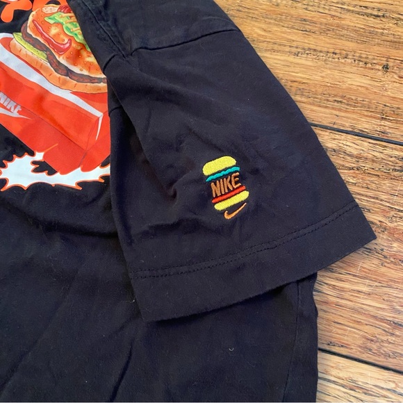 Nike Shirt - Picture 3 of 4